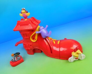 1999 RONALD McDONALD'S SHOE SET OF 4 HAPPY MEAL KID'S TOY'S VIDEO REVIEW (IMPORT)