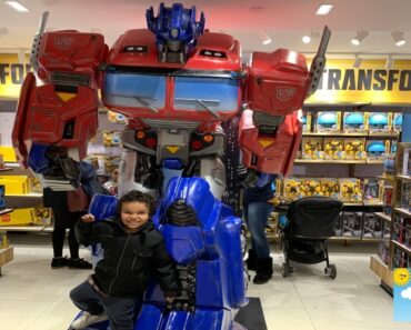 Kids Transformer Toy Review FAO Schwarz|New York City! Kids fun!