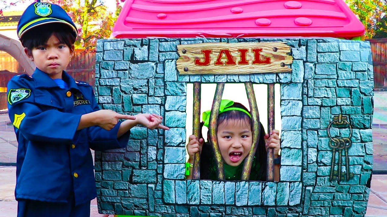 Emma Pretend Play As Cop LOCKED UP Jannie In Jail Playhouse Toy For