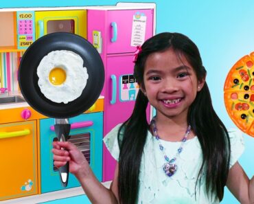Emma Pretend Cooks w/ Cute Kitchen & Food Truck Toy