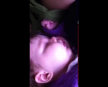 Parenting | Baby dream-suckling after breastfeeding