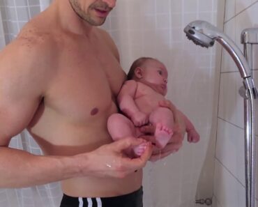 How To Bathe A Baby In The Shower   Tips For Dads
