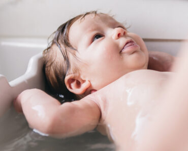Four Bathtime Tips to Protect Your Baby’s Skin Barrier