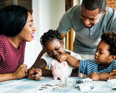 How to teach saving and spending to kids as young as three years old