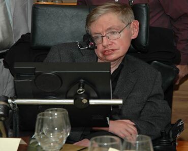 10 Fascinating Facts About Stephen Hawking For Kids