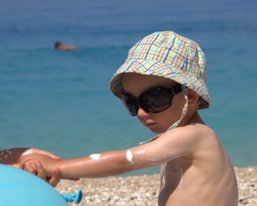 Dr. Sarah Denny Gives Parents the AAP's Tips on Protecting Children from Sunburn