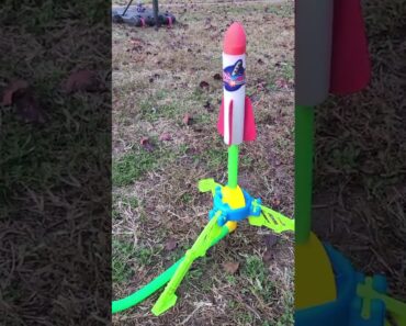IROO Rocket Launcher Toys for Kids Review, They can fly SO HIGH!