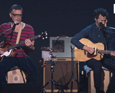 A Gender Reversal Reversal | Flight of the Conchords: Live in London (2018) | HBO