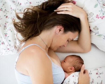 Diarrhea While Breastfeeding: Causes And Natural Remedies