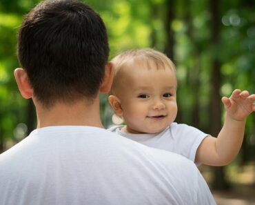 When Do Babies Wave? Age, Signs And When To Worry