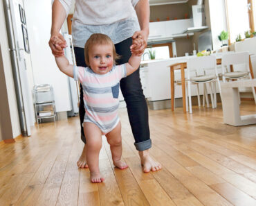 When do babies start walking? Your guide to baby’s first steps