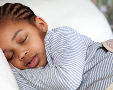 More proof your kid needs solid sleep—and 6 other studies for parents