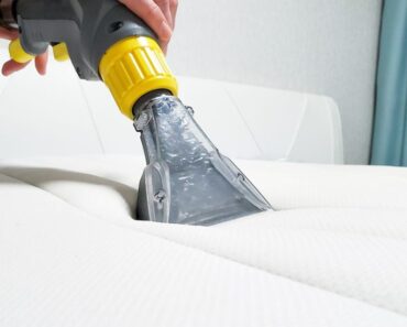 How to Remove Blood Stains From Mattress